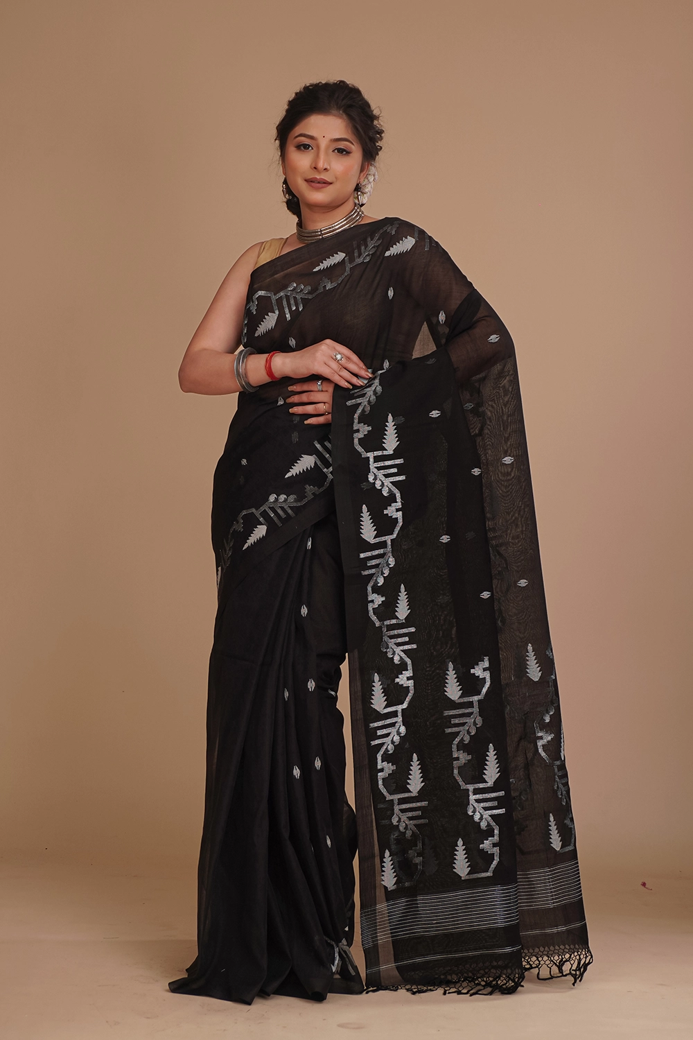 Deep Black Dhakai Jamdani Saree